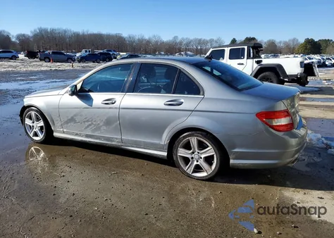 2011 Mercedes-Benz C 300 из США, поврежденный, VIN WDDGF5EB1BR178461